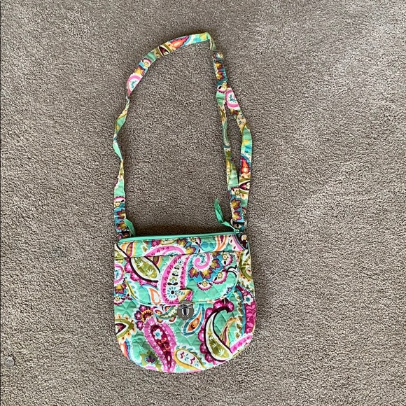 PERFECT CONDITION VERA BRADLEY PURSE - Picture 2 of 6